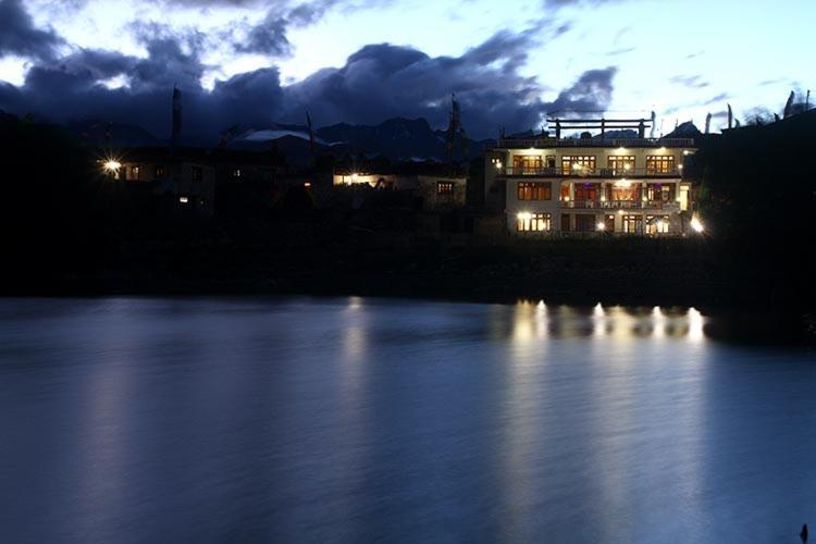 Hotel Lake View Nako Exterior foto